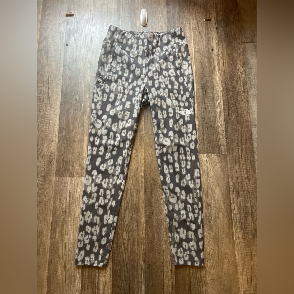 The Northface Girls flash dry Leopard Print Pants EUC size Large 14-16 - Picture 2 of 5